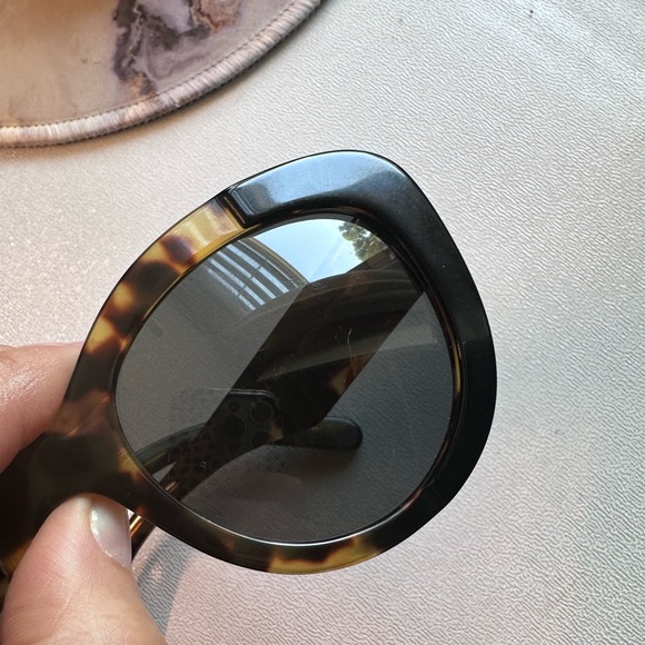 Burberry sunglasses - Picture 6 of 6